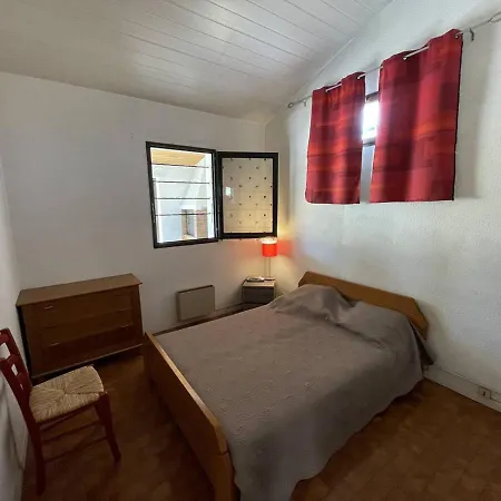 Jolie 3 Pieces Avec Veranda, Terrasse, Parking Securise Et Animaux Admis A Saint-cyprien - Fr-1-106-68