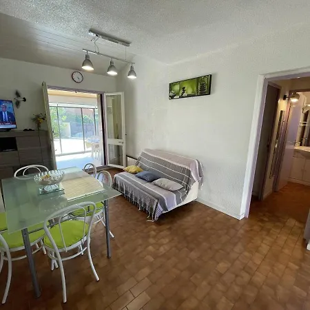 Jolie 3 Pièces Avec Véranda, Terrasse, Parking Sécurisé Et Animaux Admis à Saint-cyprien - Fr-1-106-68 Villa