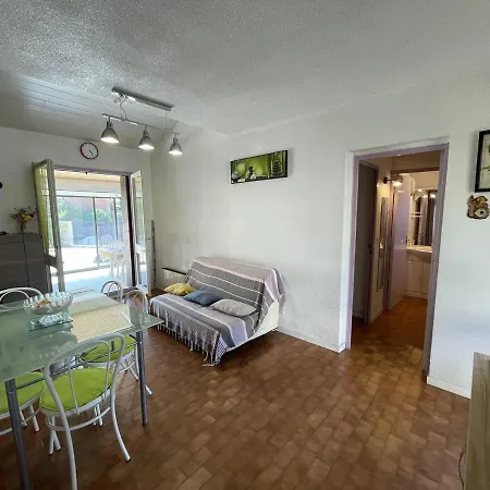 Jolie 3 Pièces Avec Véranda, Terrasse, Parking Sécurisé Et Animaux Admis à Saint-cyprien - Fr-1-106-68 *