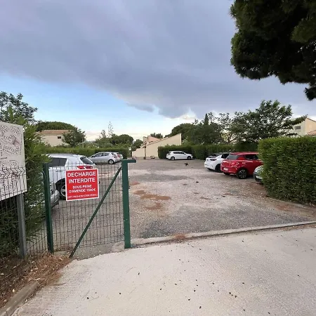 Jolie 3 Pièces Avec Véranda, Terrasse, Parking Sécurisé Et Animaux Admis à Saint-cyprien - Fr-1-106-68 Villa