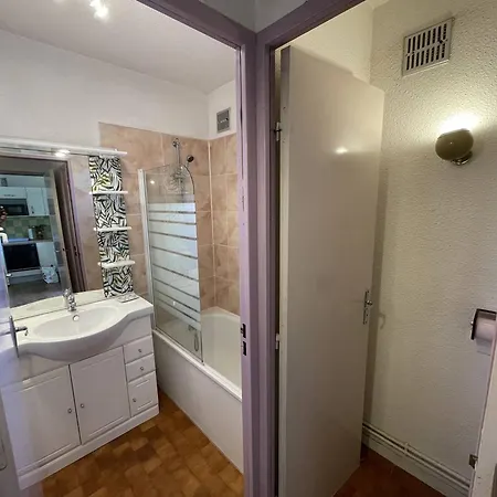 Villa Jolie 3 Pièces Avec Véranda, Terrasse, Parking Sécurisé Et Animaux Admis à Saint-cyprien - Fr-1-106-68 Saint-Cyprien (Pyrenees-Orientales)